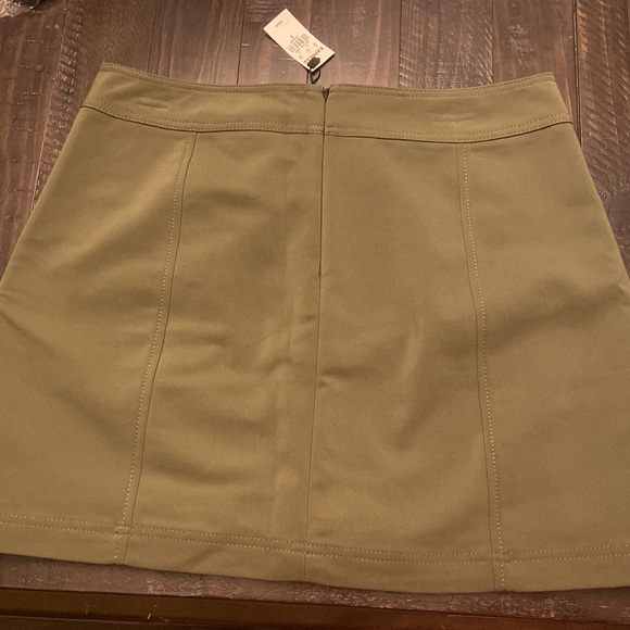 EXPRESS SKIRT /  FOREST GREEN SIZE 12 / BRAND NEW WITH TAG - Picture 3 of 5